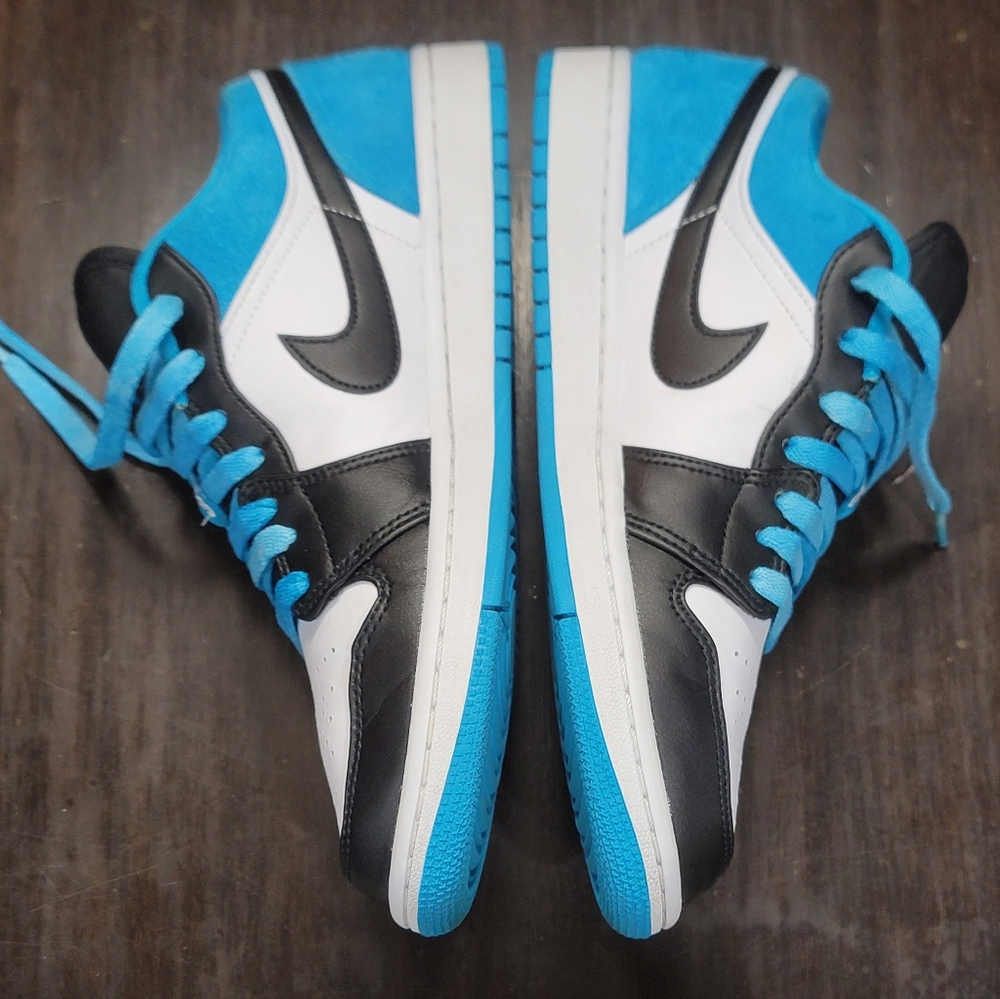 Nike Air Jordan 1 Low SE "Laser Blue" Mens 8 Wmns 9.5 Great Condition. - Picture 4 of 16